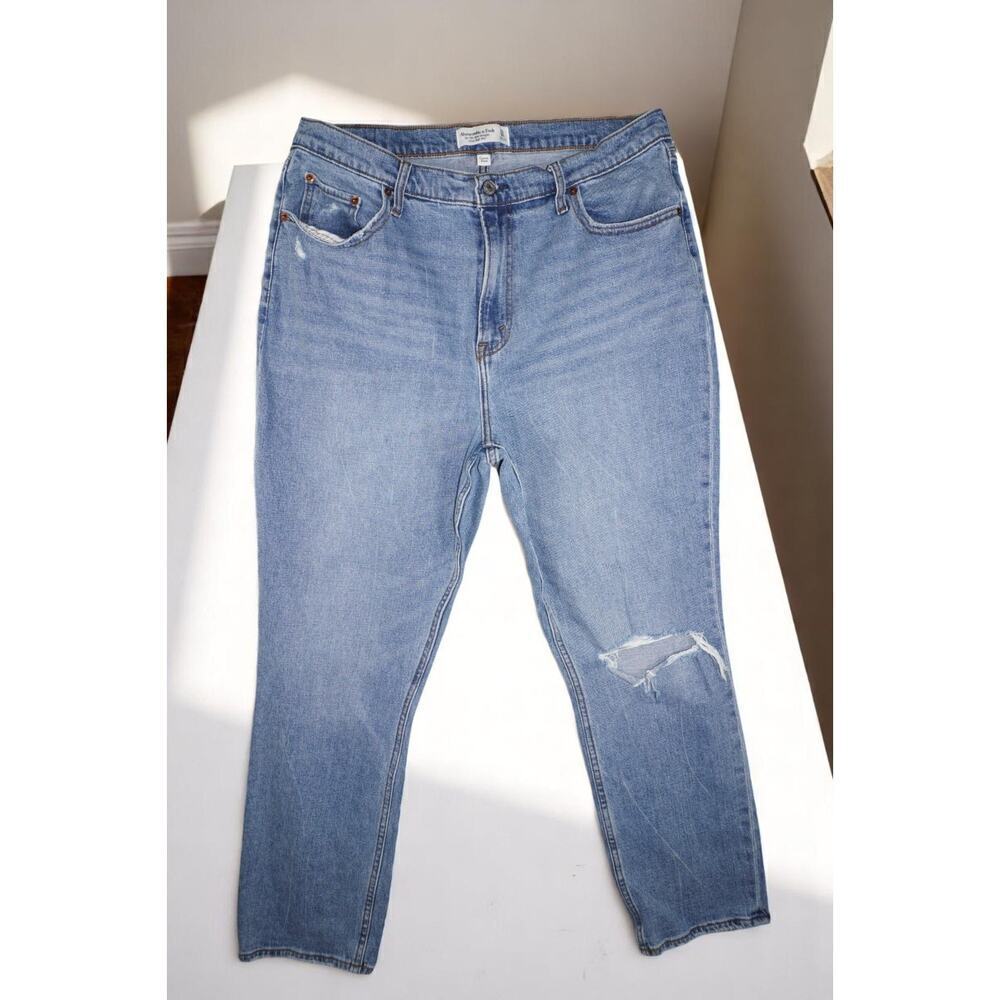 Abercrombie & Fitch 90’s Straight Ultra High Rise Curve Love Blue Jeans Size 33